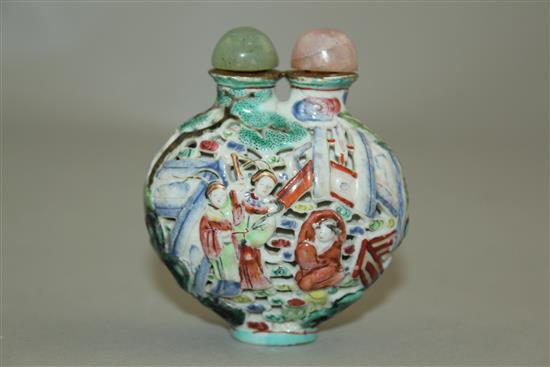 A Chinese moulded famille rose double snuff bottle, 1820-1850, 6cm, faults